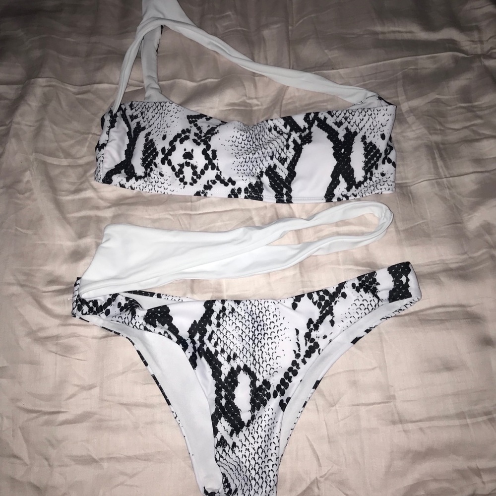 Bathing suit